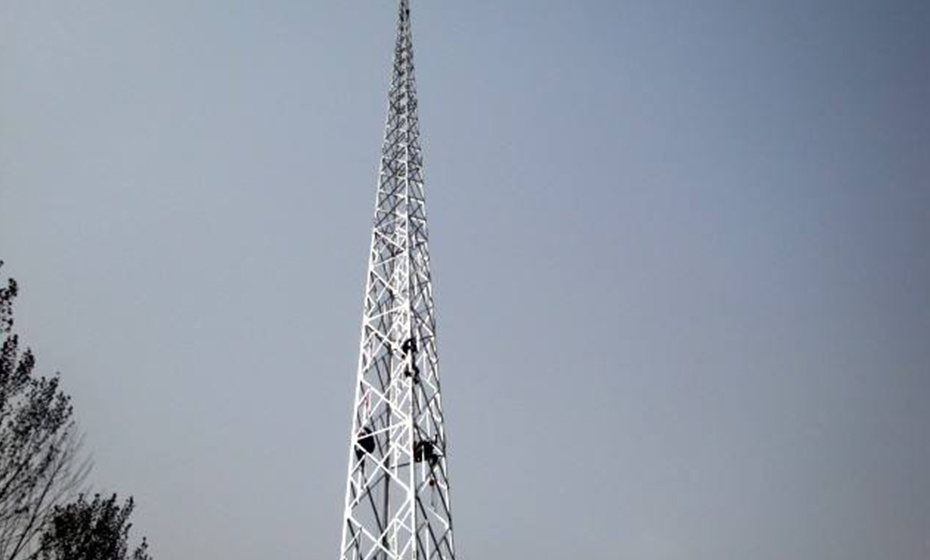 How exactly should lightning rods be maintained?